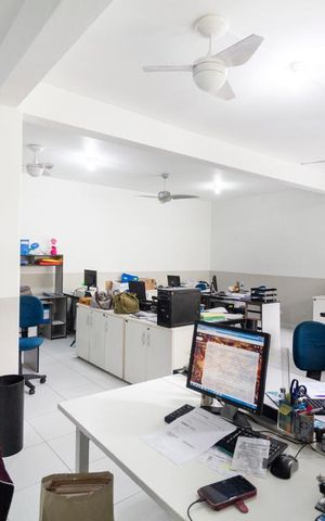 Casa para alugar com 400m², 3 quartos e 8 vagasSalão social