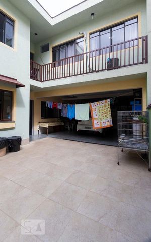 Casa para alugar com 400m², 3 quartos e 8 vagasÁrea externa