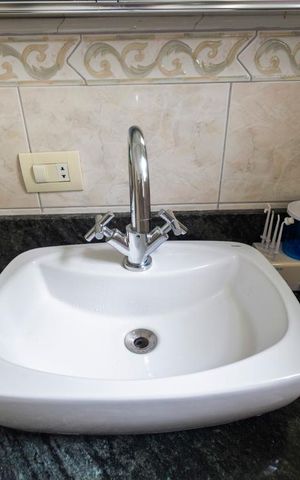 Casa para alugar com 400m², 3 quartos e 8 vagasBanheiro social