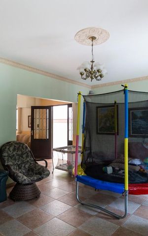 Casa para alugar com 400m², 3 quartos e 8 vagasSala de estar