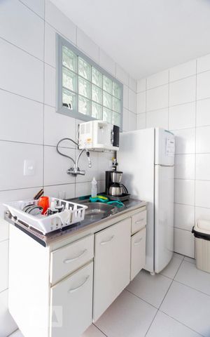 Casa para alugar com 400m², 3 quartos e 8 vagasCozinha - Salão social