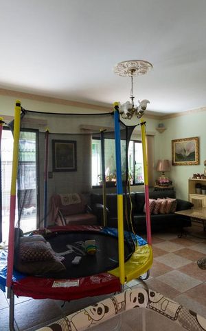 Casa para alugar com 400m², 3 quartos e 8 vagasSala de estar