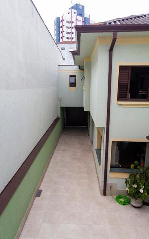 Casa para alugar com 400m², 3 quartos e 8 vagasVista Salão social
