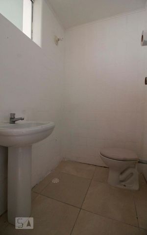 Casa para alugar com 300m², 5 quartos e 6 vagasBanheiro
