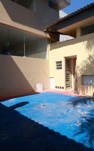 Casa para alugar com 300m², 5 quartos e 6 vagasÁrea externa