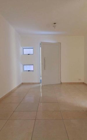Casa para alugar com 300m², 5 quartos e 6 vagasEntrada