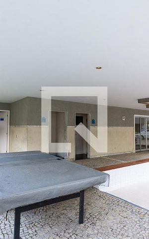 Apartamento à venda com 172m², 3 quartos e 1 vaga Apartamento à venda com 172m², 3 quartos e 1 vagaÁrea comum