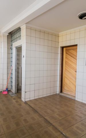 Casa à venda com 115m², 3 quartos e 3 vagas Casa à venda com 115m², 3 quartos e 3 vagasÁrea externa