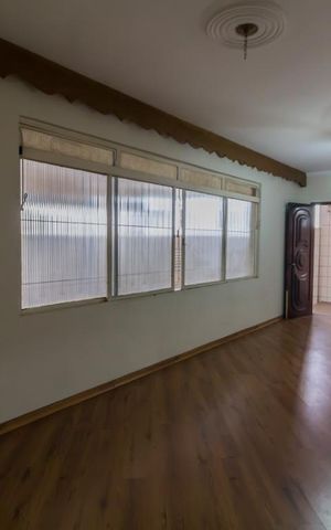 Casa à venda com 115m², 3 quartos e 3 vagas Casa à venda com 115m², 3 quartos e 3 vagasSala