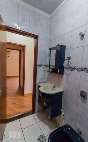 Casa à venda com 115m², 3 quartos e 3 vagas Casa à venda com 115m², 3 quartos e 3 vagasBanheiro da suíte