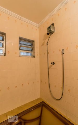 Casa à venda com 115m², 3 quartos e 3 vagas Casa à venda com 115m², 3 quartos e 3 vagasBanheiro social