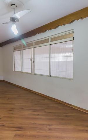 Casa à venda com 115m², 3 quartos e 3 vagas Casa à venda com 115m², 3 quartos e 3 vagasSala