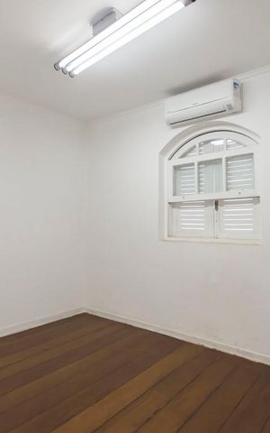 Casa à venda com 200m², 3 quartos e 3 vagas