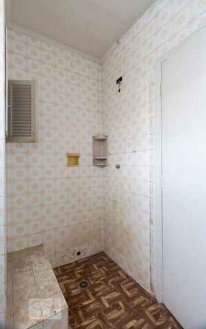 Casa para alugar com 150m², 3 quartos e 2 vagasBanheiro social