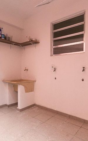 Casa à venda com 170m², 3 quartos e 2 vagasÁrea de serviço 