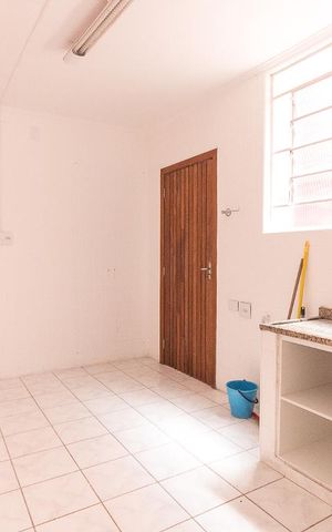 Casa à venda com 170m², 3 quartos e 2 vagasCozinha 