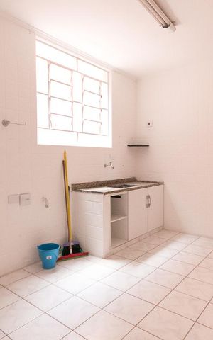 Casa à venda com 170m², 3 quartos e 2 vagasCozinha 