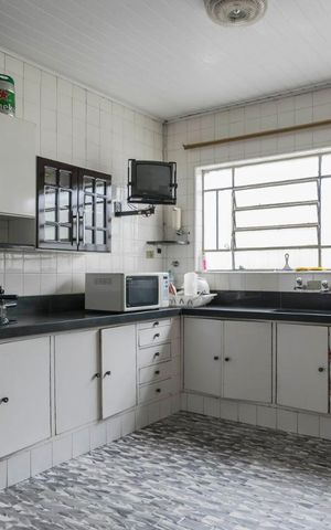 Casa para alugar com 189m², 2 quartos e 3 vagasCozinha (Armários)