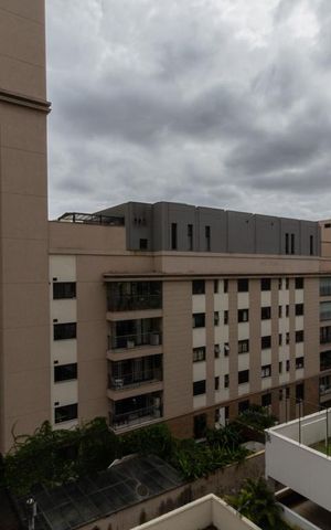 Apartamento à venda com 236m², 3 quartos e 4 vagas Apartamento à venda com 236m², 3 quartos e 4 vagasSala (vista)