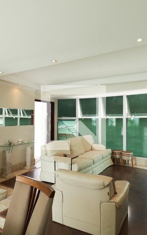 Casa à venda com 144m², 3 quartos e 4 vagas Casa à venda com 144m², 3 quartos e 4 vagasSala