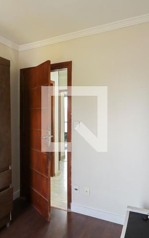 Casa à venda com 144m², 3 quartos e 4 vagas Casa à venda com 144m², 3 quartos e 4 vagasQuarto 2