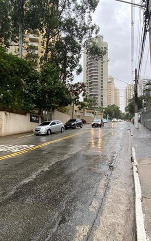 Apartamento à venda com 64m², 1 quarto e 2 vagas Apartamento à venda com 64m², 1 quarto e 2 vagasVista da Rua