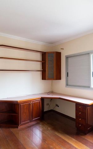 Apartamento à venda com 168m², 4 quartos e 2 vagasQuarto 3