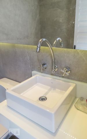 Apartamento à venda com 142m², 2 quartos e 2 vagasLavabo 