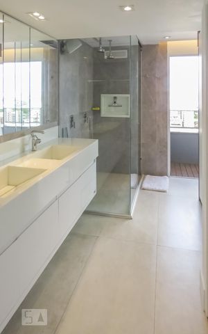 Apartamento à venda com 142m², 2 quartos e 2 vagasBanheiro suíte