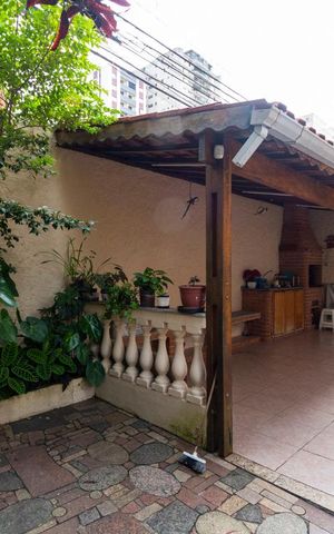 Casa para alugar com 200m², 3 quartos e 2 vagasQuintal com churasqueira