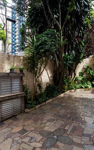 Casa para alugar com 200m², 3 quartos e 2 vagasQuintal - Entrada