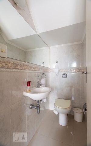 Casa para alugar com 200m², 3 quartos e 2 vagasLavabo