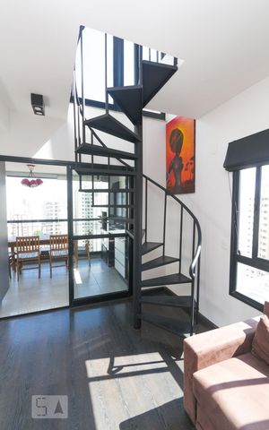 Apartamento para alugar com 78m², 1 quarto e 1 vaga Apartamento para alugar com 78m², 1 quarto e 1 vagaEscada