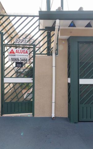 Casa para alugar com 78m², 2 quartos e 1 vagaFachada
