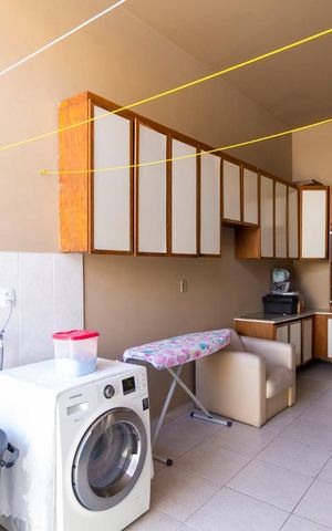 Casa para alugar com 78m², 2 quartos e 1 vagaÁrea de serviço