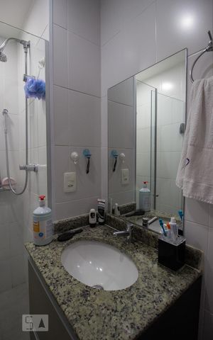 Apartamento para alugar com 155m², 3 quartos e 2 vagas Apartamento para alugar com 155m², 3 quartos e 2 vagasBanheiro