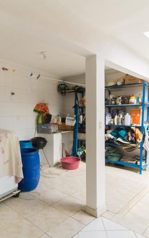 Casa à venda com 125m², 2 quartos e 2 vagas Casa à venda com 125m², 2 quartos e 2 vagasLavanderia