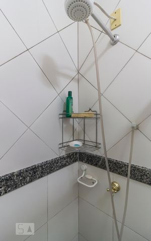 Casa à venda com 300m², 4 quartos e 4 vagasBanheiro de serviço
