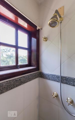 Casa à venda com 300m², 4 quartos e 4 vagasBanheiro