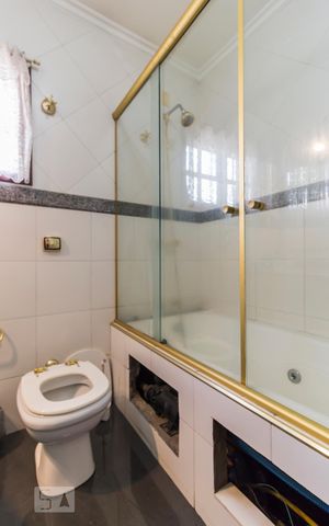 Casa à venda com 300m², 4 quartos e 4 vagasBanheiro suíte 1