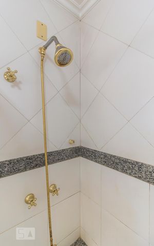 Casa à venda com 300m², 4 quartos e 4 vagasBanheiro suíte 1