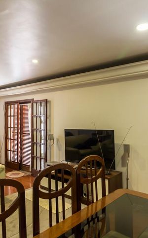 Casa à venda com 300m², 4 quartos e 4 vagasSala