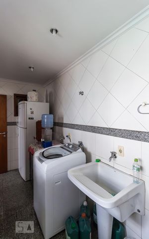 Casa à venda com 300m², 4 quartos e 4 vagasÁrea de serviço