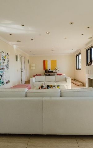 Apartamento à venda com 319m², 4 quartos e 5 vagas Apartamento à venda com 319m², 4 quartos e 5 vagasSala