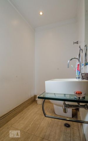 Apartamento à venda com 319m², 4 quartos e 5 vagas Apartamento à venda com 319m², 4 quartos e 5 vagasLavabo