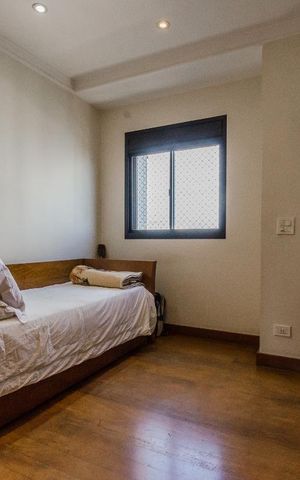Apartamento à venda com 319m², 4 quartos e 5 vagas Apartamento à venda com 319m², 4 quartos e 5 vagasSuíte 1