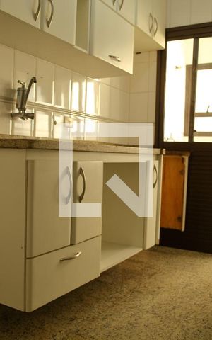 Apartamento para alugar com 78m², 2 quartos e 2 vagasCozinha