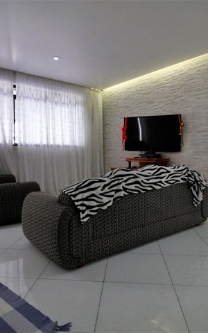 Casa à venda com 126m², 4 quartos e 2 vagasSala