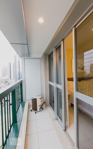 Studio à venda com 28m², 1 quarto e 1 vaga Studio à venda com 28m², 1 quarto e 1 vagaVaranda - 4
