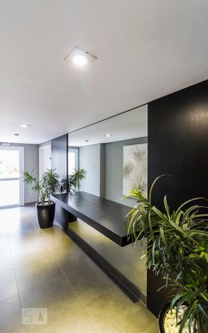 Apartamento à venda com 77m², 1 quarto e 2 vagasHall social